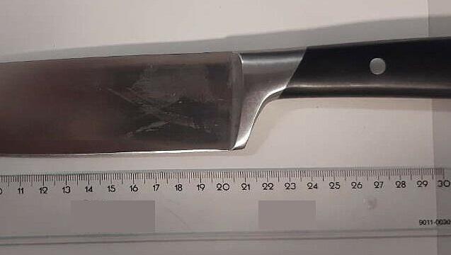 Das 18 Zentimeter lange Messer, mit dem der Mann Fahrgäste in der S7 bei München bedroht hat.