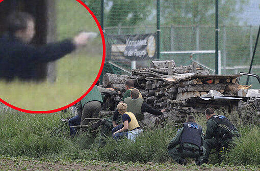 Er soll auf die Polizei geschossen haben. Die Beamten verschanzen sich...