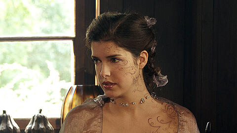 Marie Nasemann als Elfe Feenja in "Armans Geheimnis"
