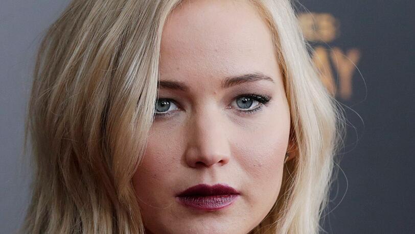 Jennifer Lawrence ist mit zwei älteren Brüdern aufgewachsen. Jennifer Lawrence ist mit zwei älteren Brüdern aufgewachsen.
