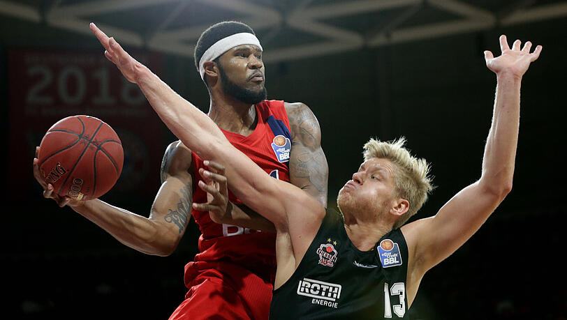 Steuert neun Punkte zum 106:92 der Bayern im Pokalachtelfinale gegen Gießen bei: Center Devin Booker. Steuert neun Punkte zum 106:92 der Bayern im Pokalachtelfinale gegen Gießen bei: Center Devin Booker.