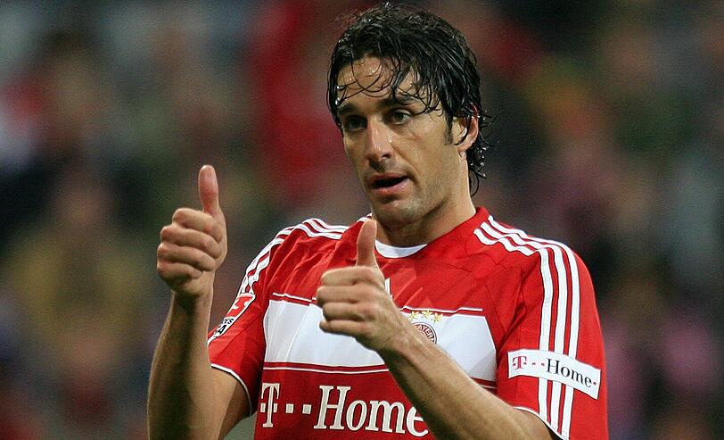4 LUCA TONI (kam 2007 vom AC Florenz): Der &bdquo;Ohrschrauber&ldquo;, für den Bayern elf Millionen Euro Ablöse bezahlte, startete durch wie kaum ein anderer Stürmer. 24 Treffer in 31 Ligaspielen machten ihn zum Torschützenkönig.