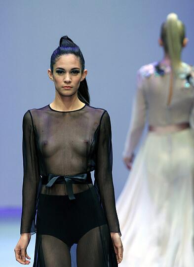 Busenblitzer bei der Fashion Week in Mexico City...