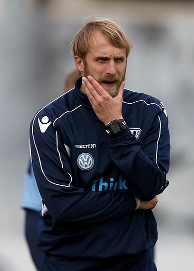 Er packte sofort mit an: Daniel Bierofka soll als Nachfolger von Benno Möhlmann den abstiegsgefährdeten TSV 1860 vor dem Abstieg in die Drittklassigkeit bewahren. Die Bilder.