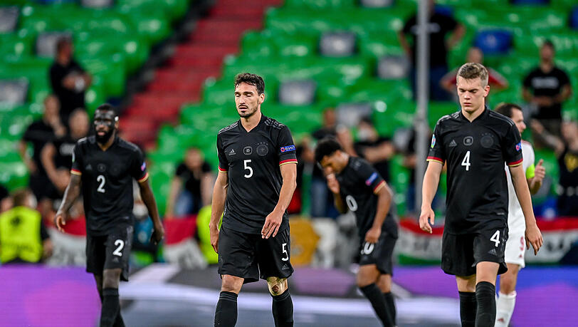Die deutsche Dreier-Kette um Toni Rüdiger, Mats Hummels und Matthias Ginter (v.l.) war bei der EM kein Stabilitätsanker. Für Jürgen Kohler eine Frage der individuellen Qualität. Die deutsche Dreier-Kette um Toni Rüdiger, Mats Hummels und Matthias Ginter (v.l.) war bei der EM kein Stabilitätsanker. Für Jürgen Kohler eine Frage der individuellen Qualität.