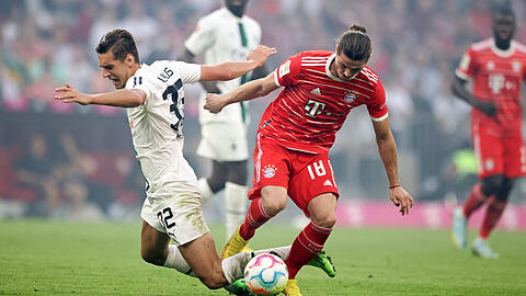 "Ich will mich hier durchbeißen, neu angreifen. Das war mein klares Ziel", sagt Marcel Sabitzer (r.), hier beim 1:1 des FC Bayern am Samstag gegen Borussia Mönchengladbach um Florian Neuhaus.