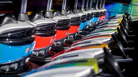 Eine 82-J&auml;hrige prallte am Pfarrkirchner Volksfest gegen einen Autoscooterbetrieb, welcher sich gerade im Aufbau befindet. (Symbolbild)