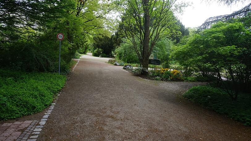 Hat wieder geöffnet: Der Rosengarten in den Isarauen.