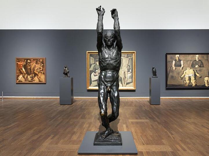 Die Bronze-Skulptur "Der brennende Mensch (Du brennst und verbrennst)", von Anton Hanak (1875-1934) in der neu konzipierten Dauerausstellung "Wien 1900. Aufbruch in die Moderne".