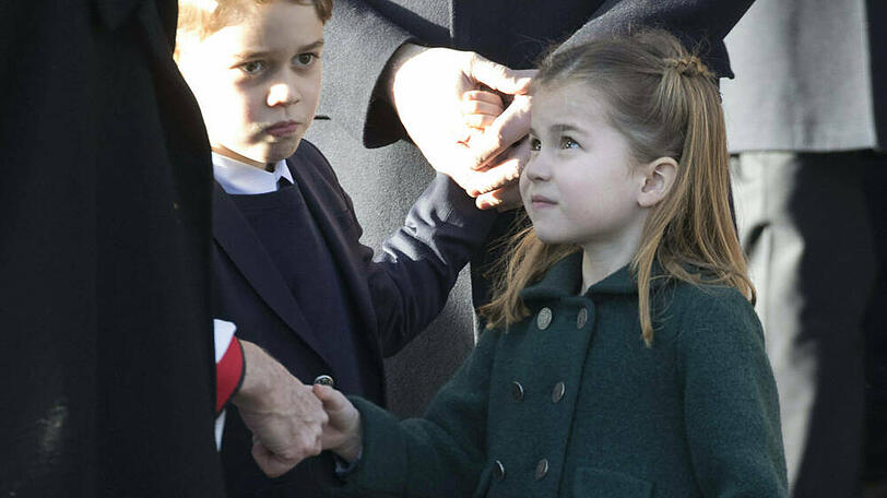 Prinz George und Prinzessin Charlotte vor der Weihnachtsmesse 2019 in Sandringham.
