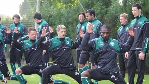 Verletzungsbedingt rausrotiert: Gegen Frankfurt fällt die Fürther Flügelzange mit Charles Takyi (von rechts) und Ivo Ilicevic aus. Stephan Schröck hofft dafür auf eine Platz in der Startelf. Verletzungsbedingt rausrotiert: Gegen Frankfurt fällt die Fürther Flügelzange mit Charles Takyi (von rechts) und Ivo Ilicevic aus. Stephan Schröck hofft dafür auf eine Platz in der Startelf.