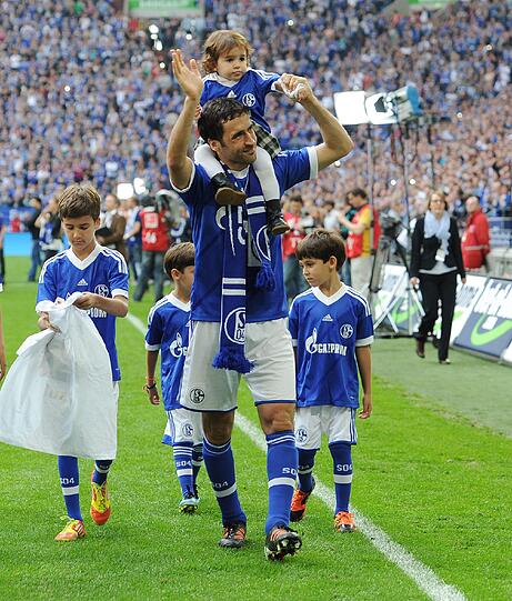 Raul und seine Kinder auf der Ehrenrunde.