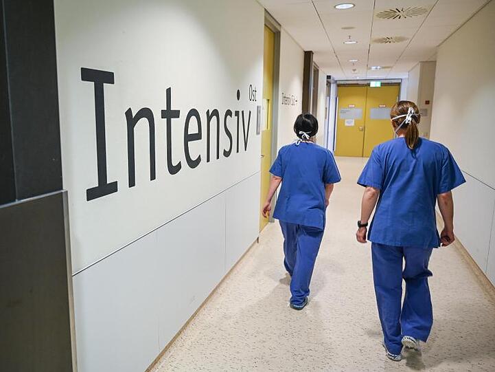 Pflegerinnen im Bundeswehrkrankenhaus in Ulm.