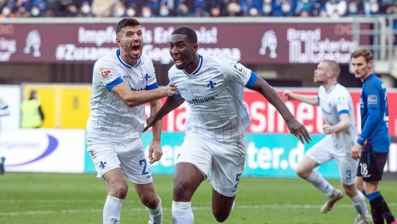 Der SV Darmstadt 98 muss vorerst auf Patric Pfeiffer (M.) verzichten.
