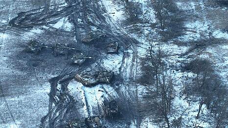 Panzer an der Front nahe der kleinen Bergbaustadt Wuhledar an der Frontlinie im Osten der Ukraine.
