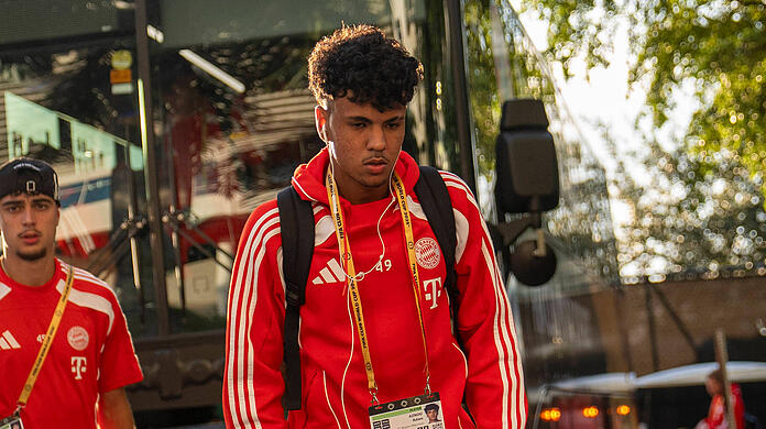Wird den FC Bayern wohl verlassen: Adam Aznou.