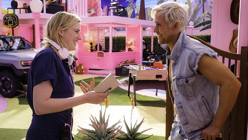 Greta Gerwig und Ryan Gosling am "Barbie"-Set.