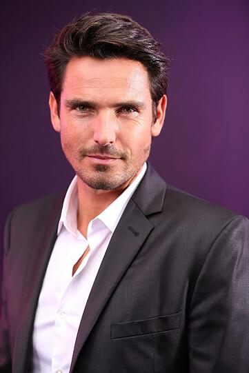 Das ist der neue Bachelor für die Staffel 2013: "Jan" darf sich seine Traumfrau aus 20 Bewerberinnen aussuchen. Alle Infos zu 'Der Bachelor' im Special bei RTL.de: http://www.rtl.de/cms/sendungen/show/der-bachelor.html