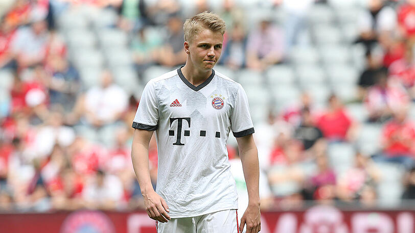 ... Innenverteidiger Felix Götze und ...