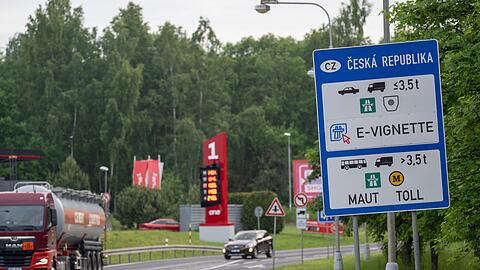 Ein Vergleich der Tankpreise lohnt sich vor allem in Grenzregionen wie hier am Übergang nach Tschechien.