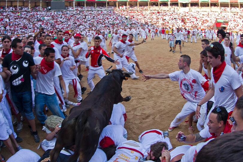 Stierhatz brutal: Aktuelle Bilder aus Pamplona.