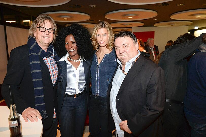 Martin Krug mit Freundin Julia Trainer, Matthias Hoffmann mit Frau Faiza Hoffmann