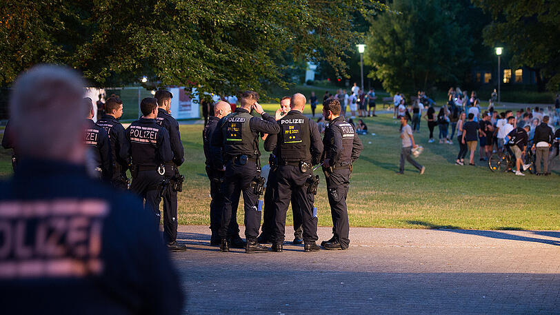 Nach der angeblichen "Mob-Nacht" verstärkte die Polizei ihre Präsenz auf der SchoWo.