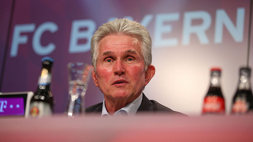 Bayern-Trainer Jupp Heynckes stellt sich vor dem Bundesliga-Heimspiel gegen den FC Augsburg den Fragen der Journalisten.