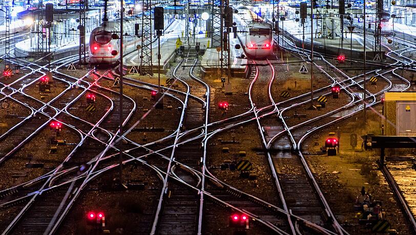 Einen einheitlichen ÖPNV-Tarif für die Europäische Metropolregion München (EMM) zu schaffen, dem auch Stadt und Landkreis Landshut angehören, ist schwierig. Einen einheitlichen ÖPNV-Tarif für die Europäische Metropolregion München (EMM) zu schaffen, dem auch Stadt und Landkreis Landshut angehören, ist schwierig.
