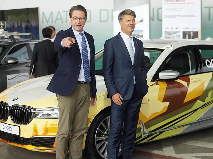 Bundesverkehrsminister Andreas Scheuer (l.), hier mit Harald Krüger, Vorstandsvorsitzender der BMW AG. Foto: Wolfgang Kumm/Archiv