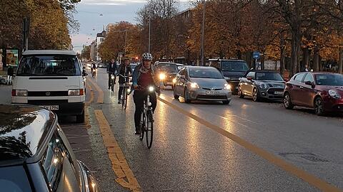 Auch über den Pop-up-Radweg in der Theresienstraße sprechen die Experten. (Archivbild)