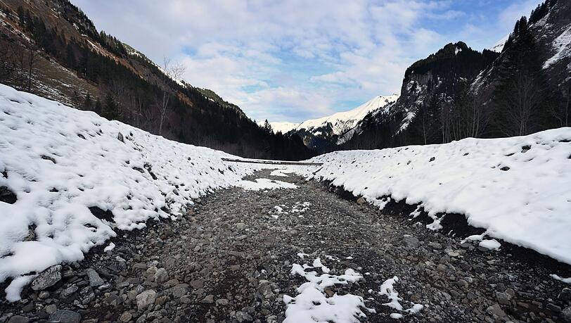 Der durch Flussbaumaßnahmen begradigte Rappenalpbach.