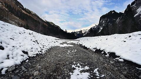 Der durch Flussbaumaßnahmen begradigte Rappenalpbach.