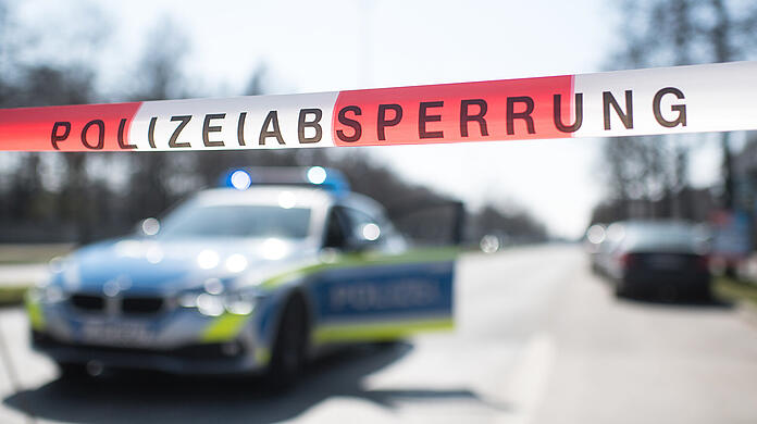 Die Polizei sicherte den Tatort, die Spurensicherung war vor Ort. (Symbolbild)