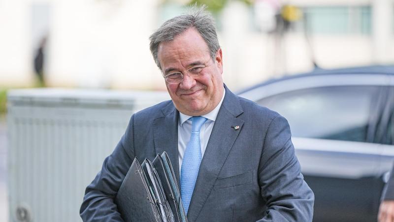 Armin Laschet, CDU-Bundesvorsitzender und Ministerpräsident von Nordrhein-Westfalen, kommt zur Vorbereitung von Sondierungsgesprächen an.
