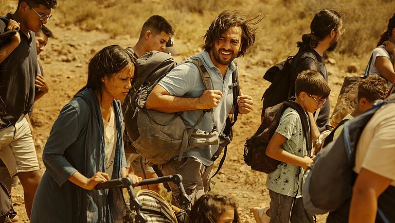 Der Reporter Juan Romero (Elyas M'Barek) begleitet einen Flüchtlingstreck auf dem Weg zur mexikanisch-amerikanischen Grenze. Der Reporter Juan Romero (Elyas M'Barek) begleitet einen Flüchtlingstreck auf dem Weg zur mexikanisch-amerikanischen Grenze.
