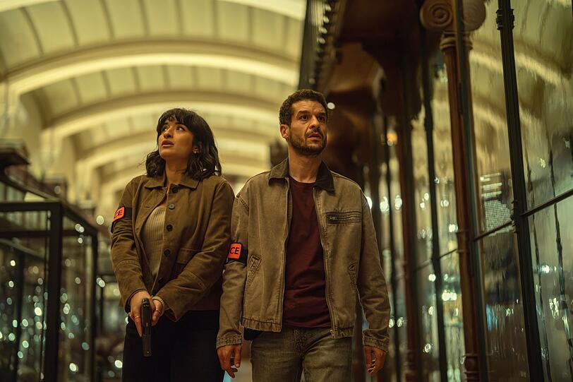Die Polizei tappt wieder im Halbdunklen: Sofia (Shirine Boutella) und Youssef (Soufiane Guerrab) sind immer einen Schritt hinterher.