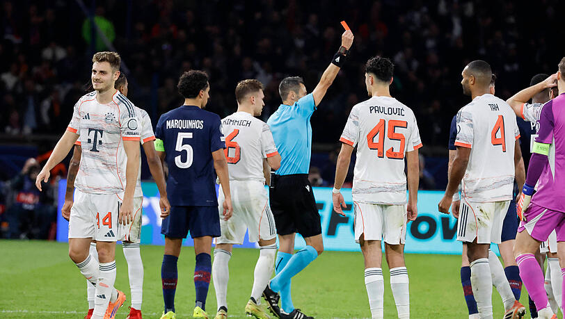 Wurde zum Lucho rojo: Luis Díaz sah gegen Paris Saint-Germain die Rote Karte. Wurde zum Lucho rojo: Luis Díaz sah gegen Paris Saint-Germain die Rote Karte.