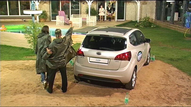 ...Leon gewinnt &bdquo;Touch the Car&ldquo;! Knapp 24 Stunden nach Start des Matches gibt Rayo auf. Leon und Rayo waren die beiden letzten Bewohner, die an dem Auto festhielten...