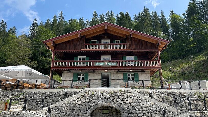 Das Forsthaus Valepp kurz nach der Eröffnung im August. Das Forsthaus Valepp kurz nach der Eröffnung im August.