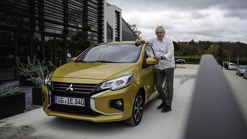 Erste Testfahrt: Autotester Rudolf Huber mit dem modellgepflegten Space Star.
