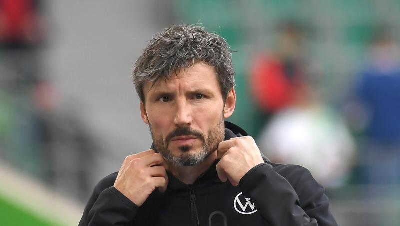 Ist nicht mehr Trainer beim VfL Wolfsburg: Mark van Bommel.