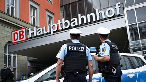 Beamte der Bundespolizei vor dem Münchner Hauptbahnhof. (Symbolbild)