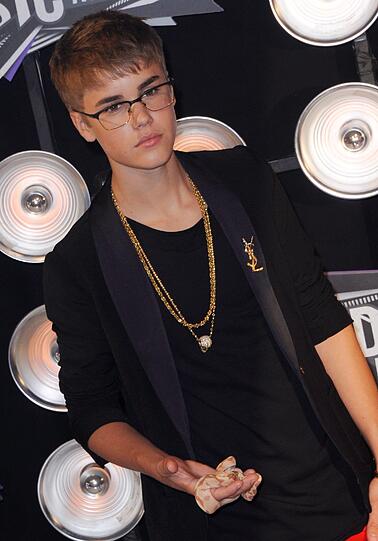 Als Bieber sogar einen DNA-Test anbot, zog die angebliche Mutter mehr oder weniger überraschend die Klage zurück.