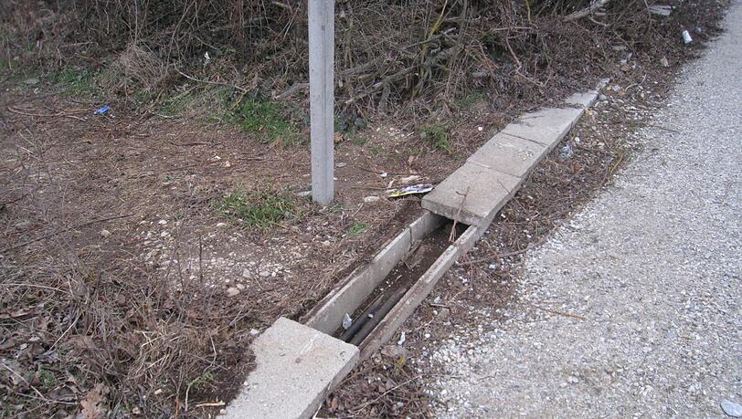 Es handelte sich um Abdeckplatten eines Kabelschachtes. Es handelte sich um Abdeckplatten eines Kabelschachtes.