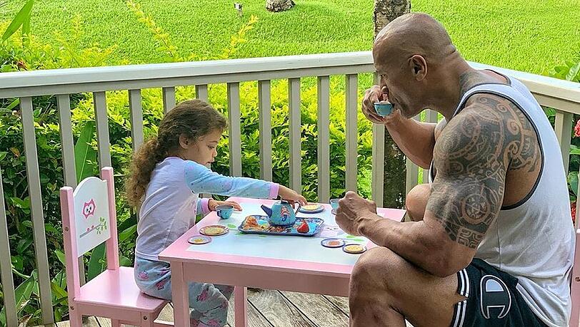 Dwayne Johnson mit Tochter Jasmine beim Teekränzchen Dwayne Johnson mit Tochter Jasmine beim Teekränzchen