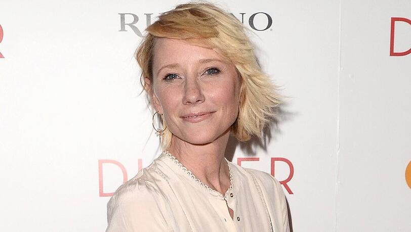 Anne Heche ist nach einem Autounfall im Alter von 53 Jahren gestorben.