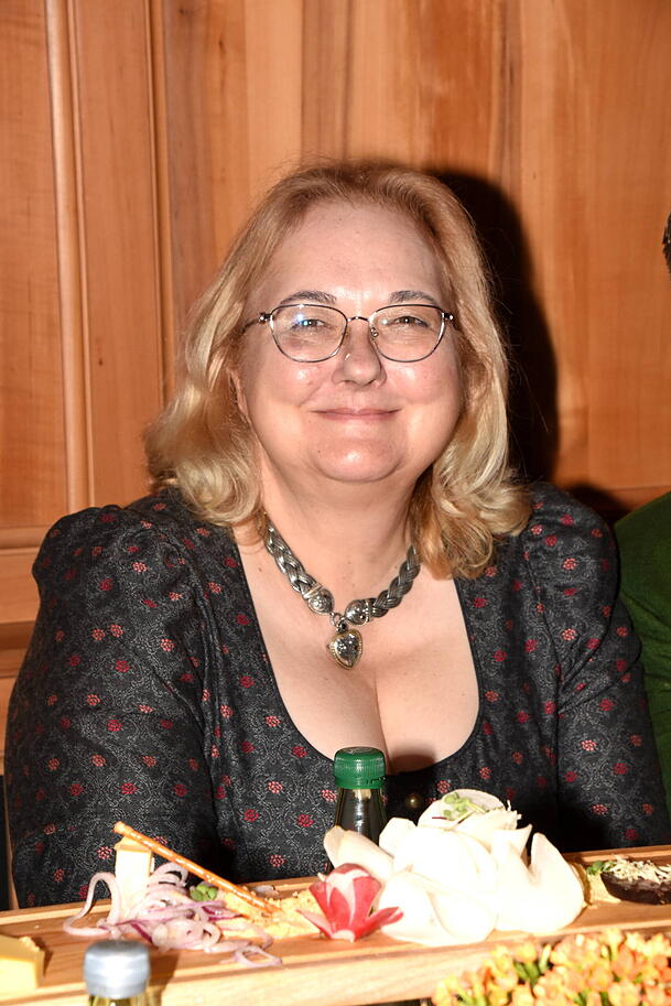 Yvonne Heckl. Yvonne Heckl.