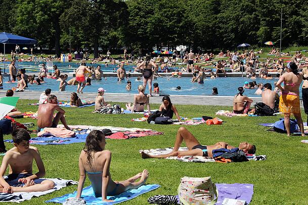 Das Schyrenbad in Betrieb.