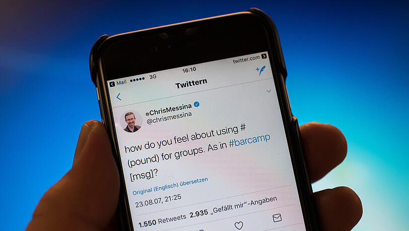 Der erste Tweet mit einem Hashtag wurde am 23. August 2007 vom US-Amerikaner Chris Messina abgeschickt. Der erste Tweet mit einem Hashtag wurde am 23. August 2007 vom US-Amerikaner Chris Messina abgeschickt.